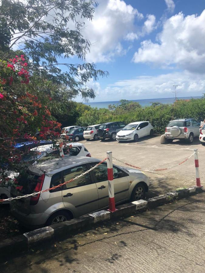 Studio Sainte Anne 2Mn A Pieds De La Plage ,Possibilite Location De Voiture Kültér fotó